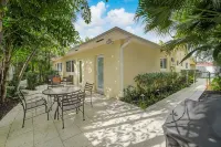 Aug  Sep month available! 2B 2BA  w POOL 4min to Fort Lauderdale beaches . Messi - Villas