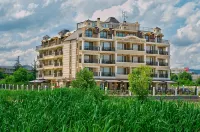 Sunny Castle Hotel - All Inclusive and Free Parking 酒店