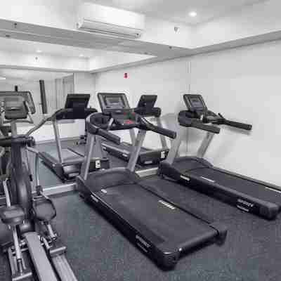 Lake Okanagan Beach Condo w/ Private Buoy, AC, Heated Outdoor Pool, Patio, Sups Fitness & Recreational Facilities