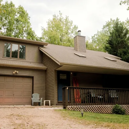 Massanutten Cabin: Hot Tub, Big Yard + Free Pool Pass