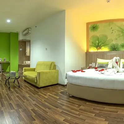 Transera Hotel Pontianak Hôtels à proximité de : Moquée Jami At