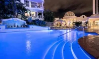 Broadbeach Holiday Apartments - de playa