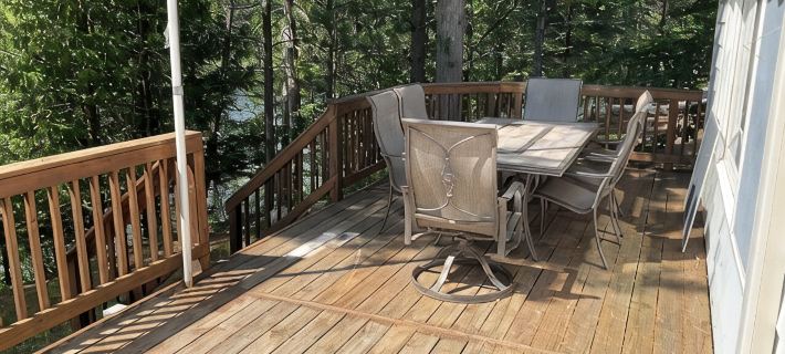 Welcoming Lake House with Five Bedrooms, Hot Tub and a Huge Deck on Tee Lake. Hotels in Oscoda County