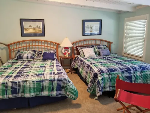 Pappy's Pool Lake: A  1650 Sqft with Pier,  Boat Ramp, Screened Porch,Lakeside. - 2-stjärniga