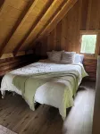 Cute Cozy Cabin