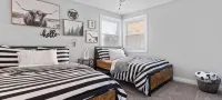 3-bedroom building in lovely Westchester with AC, WiFi. Enjoy your stay - Homestays