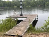 Quaint, Cozy Cabin on Bass Lake - 홈스테이