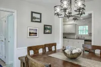 Steps from NOTRE DAME! Huge House! Arcade Game room, volleyball court & more! - 4 stjerner