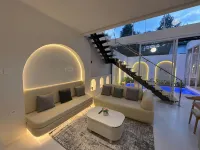 Villa Amethyst D-18 Lembang 2 BR With Private Hot Pool & Karaoke Set