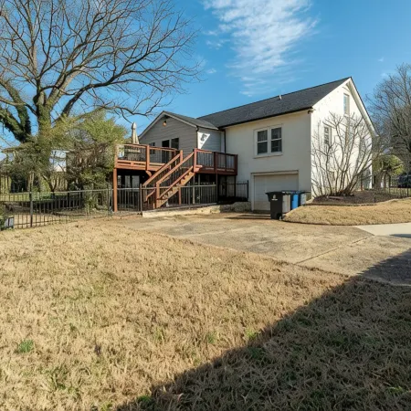 Spacious 4-bedroom house with WiFi, AC in welcoming Winston-Salem, Ardmore