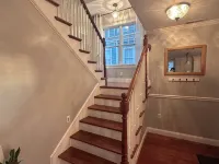 Spacious and Homey 6-Bed Beach House in Salisbury Hotels in Salisbury