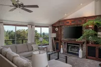 Family Fun Mountain Villa in San Diego Pool/Jacuzzi, Water-slide, PickleBall