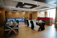 Daksh the Madhuvan Suites Dwarka - Frühstück