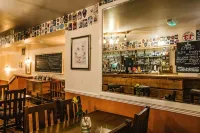 The Old Fourpenny Hotel - bar