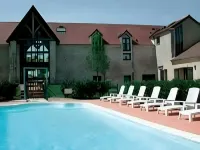 Hotel les Suites - Domaine de Crécy - piscina