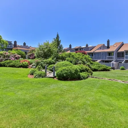 Oceanfront 3Br Condo. Visit Hyannis for Your Cape Holiday! 1600 sq ft Home!