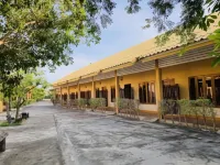Srisupawadee Resort Отели рядом с достопримечательностью «Вагхор Бич»