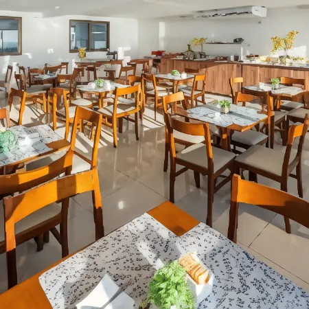 Rede Andrade Riviera Premium Отели рядом с достопримечательностью «Парк аттракционов Блу-Кост»