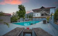 Summit Green Lake Tea Resort & Spa - Pools
