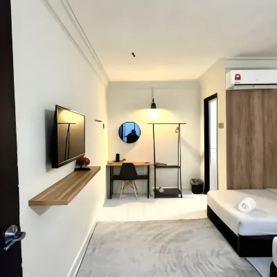 Andiana Hotel & Lodge Hotels near Istana Jahar