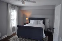 Totally Renovated Waterfront Cottage, Snowbird's Paradise, Boater's Dream - balcony