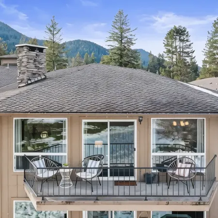 Mid-Century Escape | Mt Hood Resort | Views + Pets