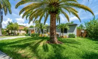 Grey Manor – Spacious 3Br/2BA Hallandale Home, Heated Pool & Smart Amenities - Wifi