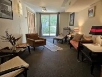 Cozy 3-bedroom town home located in the heart of downtown Bar Harbor! - บังกะโล