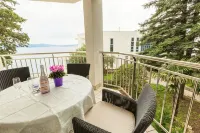 Heta Alagic I - Deluxe Beachfront Suites - 주차장