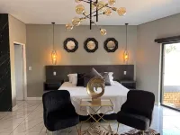 Swan Lake Suites - พร้อมระเบียง