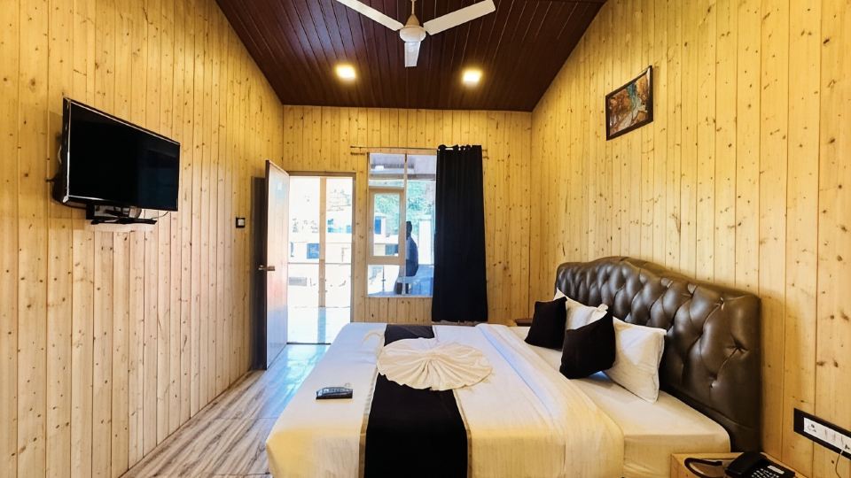 Arya Resort & Spa
