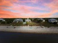 Oceanfront 3Br/2BA. Sleeps 10. Private Beach. Gulf Views. Ocean Springs - Beach