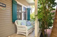 Charming 2 Bedroom Cottage in Old Town Key West - 2-Star