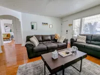 The Green Leaf Cottage of Wichita - Homestays