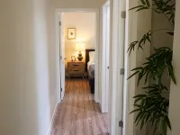 *NEW CONSTRUCTION* Sun Splashed 2b King bed w/pool by LAX, beaches, Disneyland. Hotéis em Carson