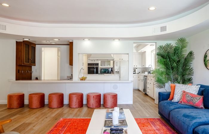 Spacious Studio City Home: Pool, Jacuzzi, Valley Views, Near Universal