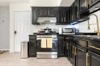 2BR for Crews & Families Near Jersey Gardens Mall