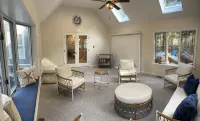 Relaxing family New Seabury home on cul-de-sac steps from Pond & Golf Course