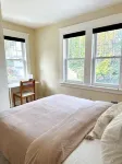 7Mins to Yale I ENTIRE HOUSE I Large fenced yard I King bed I 3BR I Group Gather - 4-Sterne