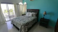 Large 6 bedroom, Luxury Villa with Pool, Ocean View, Fully Staffed, Near Beach! - Villas