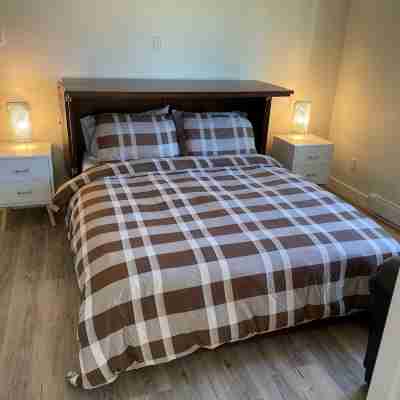 Bright, Renovated 3-Bedroom Rancher in the Heart of Gibsons Rooms