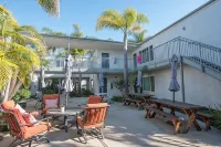 Cottage by the Sea steps to beach with heated pool