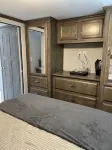 Near Pittsburgh on Beaver River Waterfront -- Glamping in Cozy Floating Cottage - Pools