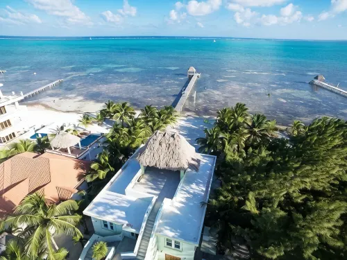 Luxury home with plunge pool, pier and 360 rooftop view just 4 miles south. - homestay