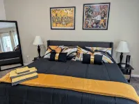 Pittsburgh #GoadLife - Local Art - Family/Dog/Business Friendly - Patio BBQ - บังกะโล