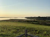 Charming Sun Filled Eastham Cottage at Fort Hill イーストハムのホテル