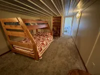 Quiet Barn on Big Horn River, Thermopolis, WY - Homestays