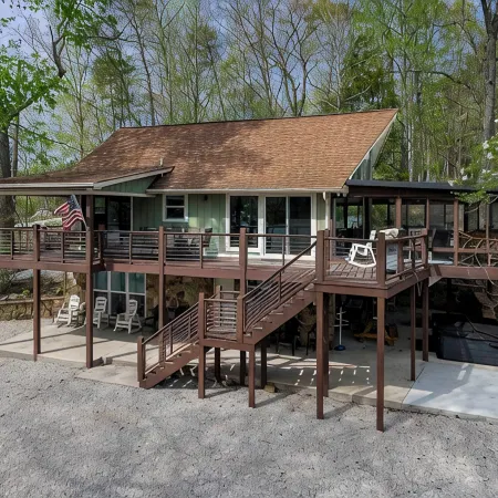 A Shore Thing - no steps to dock! Hot tub, fire pit ~ Sleeps 22 ~