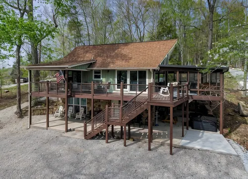 A Shore Thing - no steps to dock! Hot tub, fire pit ~ Sleeps 22 ~ - 4 星級