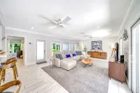 Heated Pool+Hot Tub! Private Beach Access! - بوتيك